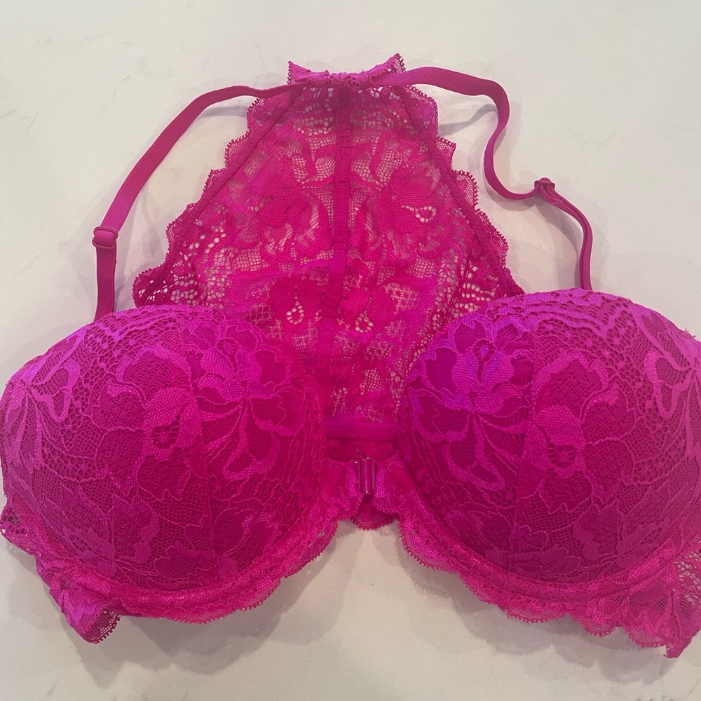 NWT Victoria's Secret lace bra